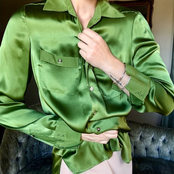 Women's 100% Silk Button Down Shirt, Green V Neck Small Office Blouse, Workwear - Picture 13 of 13